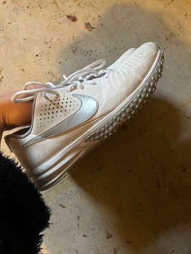White Used Size 7.5 (Women's 8.5) Nike Shoes