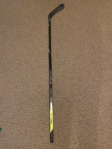 Senior Right Handed W28 Pro Stock Alpha DX Hockey Stick