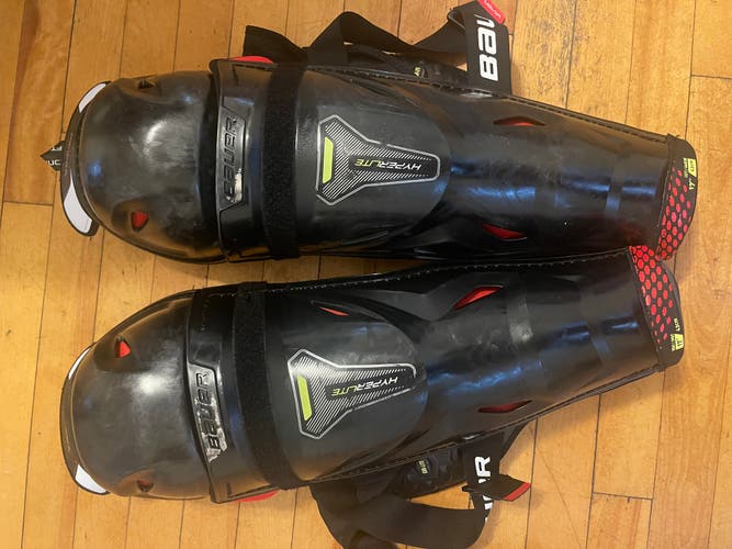 Bauer Vapor Hyperlite Shin Pads
