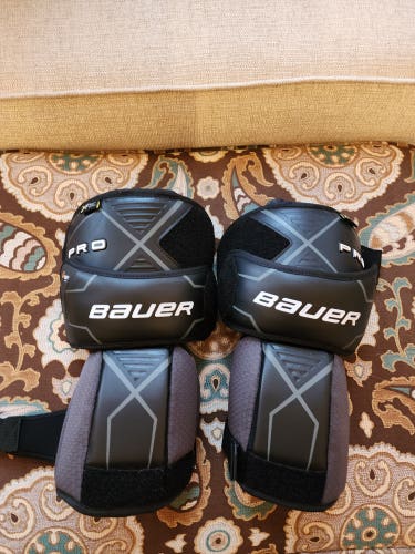 Used Bauer Pro Intermediate Knee pads