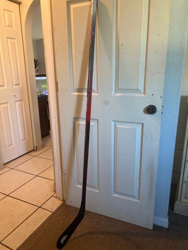 BRAND NEW NEVER USED Senior Right Handed P28 Vapor X3.7 Hockey Stick