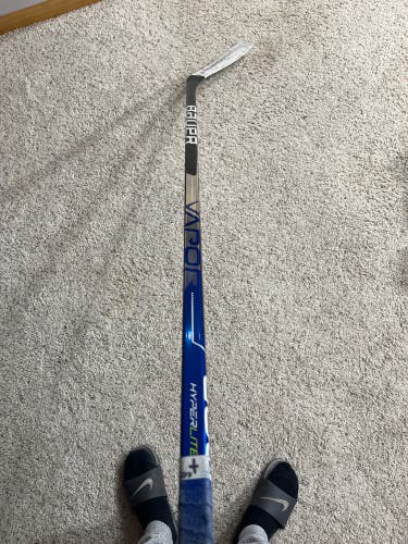 Senior Right Handed P92 Pro Stock Vapor Hyperlite Hockey Stick