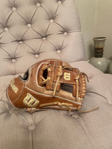 Used Infield 11.5" A2000 Baseball Glove