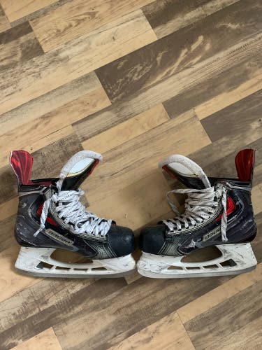 Senior Bauer Regular Width Size 10 Vapor APX2 Hockey Skates