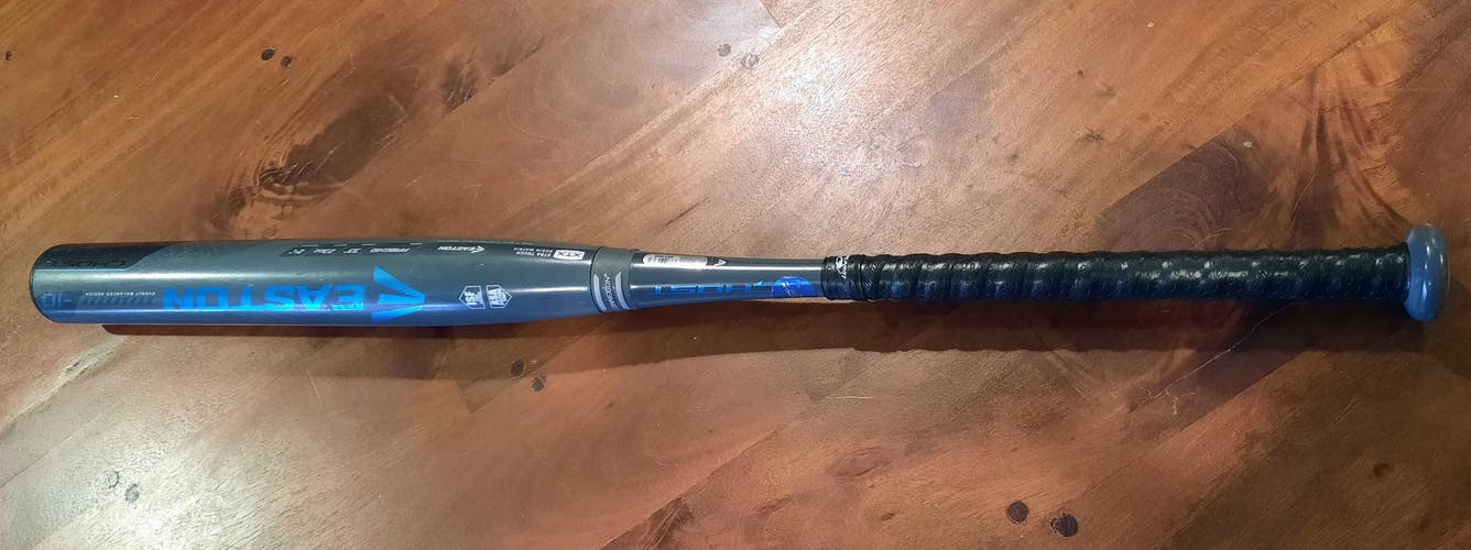 Used 2018 Easton Composite Ghost Bat (-10) 23 oz 33"