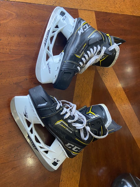 Used CCM Regular Width Size 7 Super Tacks 9380 Hockey Skates