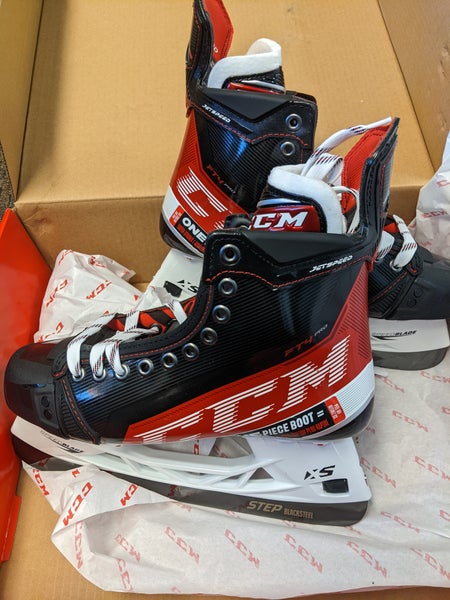 Senior New CCM JetSpeed FT4 Pro Hockey Skates Regular Width Size 7.5