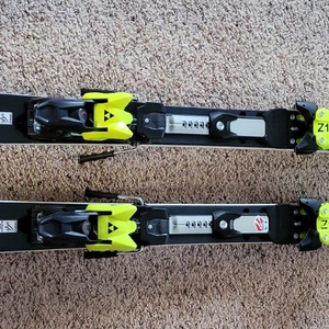 Fischer RC4 WC SL FIS Skis 165 cm with Fischer RC4 Z14 Bindings 2023