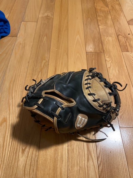 Wilson A2000 Catchers Glove 33”