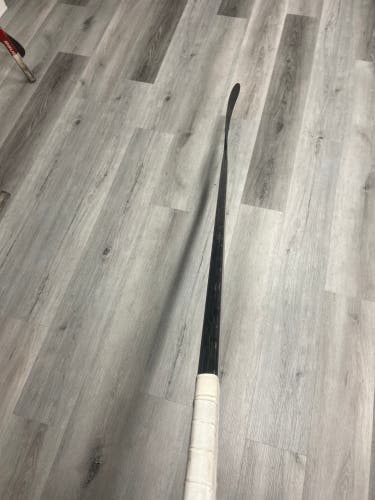 Senior Left Hand P28  Supreme 2S Pro Hockey Stick