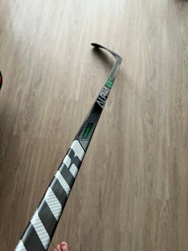 Senior Right Handed P28 Pro Stock Alpha LX Pro Hockey Stick