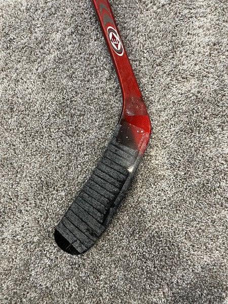 Intermediate Used Right Handed Easton Stealth Hockey Stick | SidelineSwap