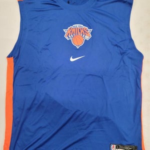 30113 Nike NEW YORK KNICKS Team Issued Authentic SLEEVELESS Warm Up Shirt NEW