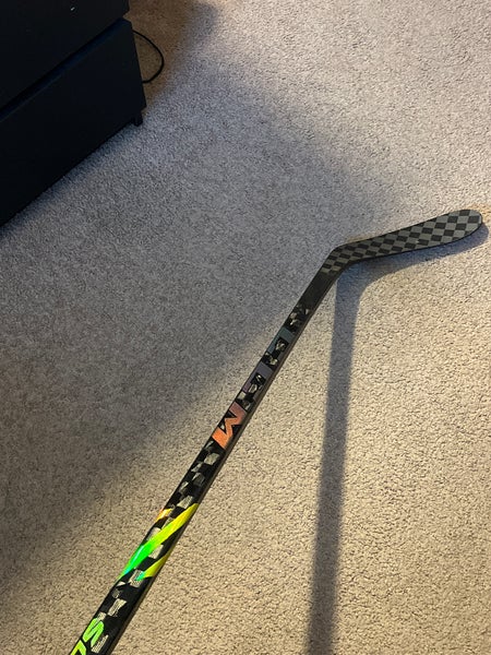 Intermediate Right Handed P28 Super Tacks AS4 Pro Hockey Stick