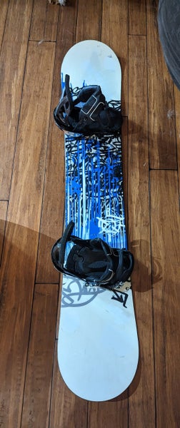 Used Burton Blunt snowboard with Burton bindings