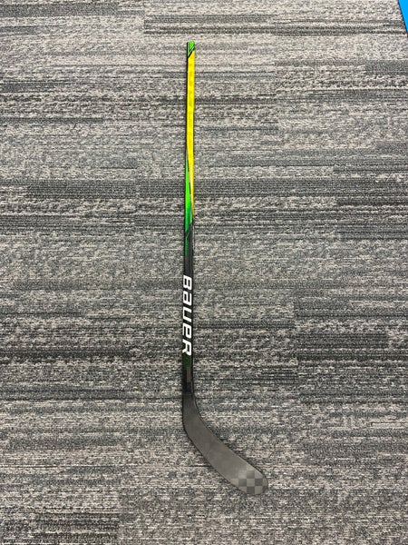 Used Youth Bauer Supreme UltraSonic Right Hockey Stick P28