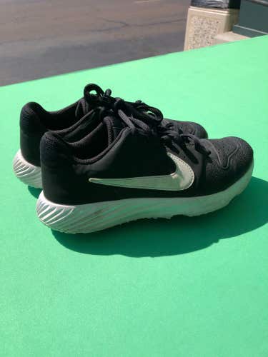 Black Youth Used Men's Nike Shoes (5Y)