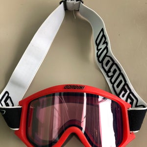 Used Kid's Gordini Snowboard Goggles (Size: Small)