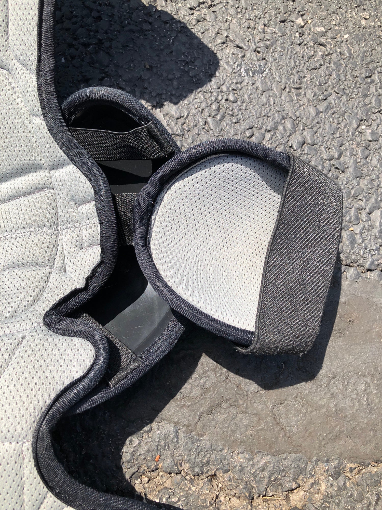 Used Easton ST4 Size Jr M Ice Hockey Shoulder Pads – Kleen 'N' Hard Sports