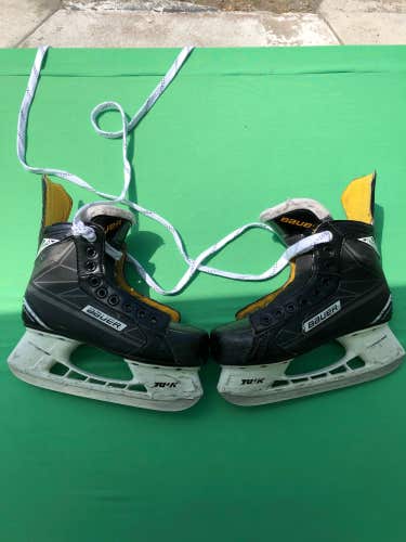 Junior Used Bauer s150 Hockey Skates D&R (Regular) 3.5