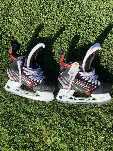 Senior Used CCM JetSpeed FT490 Hockey Skates D&R (Regular) 8.5