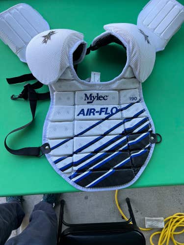 Youth Used Small Goalie Chest Protector Retail