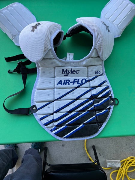 Youth Used Small Goalie Chest Protector Retail