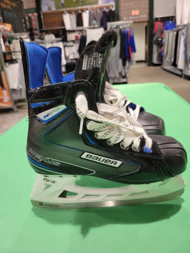 Junior Used Bauer Nexus N2700 Hockey Skates D&R (Regular) 5.0