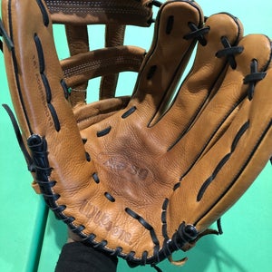 Tan Used Wilson A950 Right Hand Throw Baseball Glove 14"