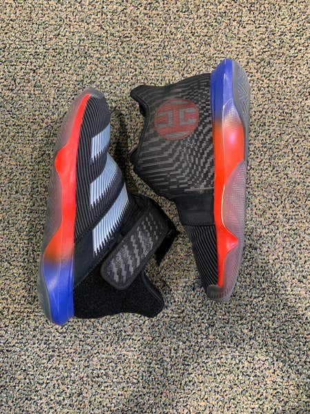 Adidas CLU600001 Basketball Shoes | Men display picture 3