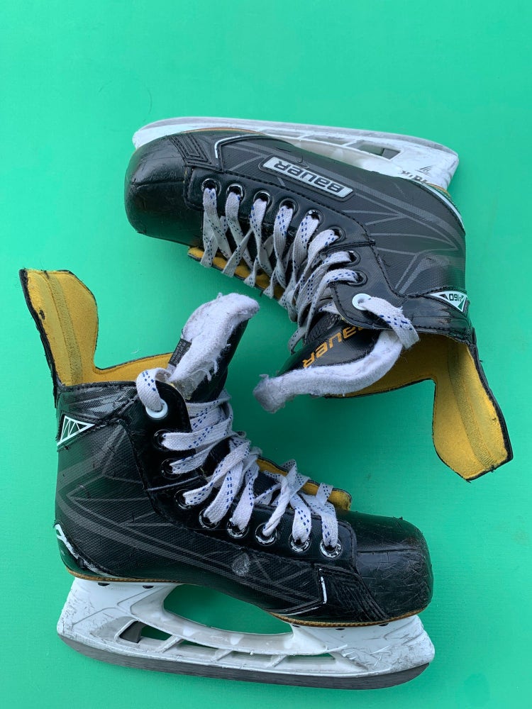Junior Used Bauer s150 Hockey Skates D&R (Regular) 3.0