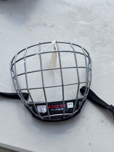 Used Medium CCM FitLite FL40 Cages, Visors & Shields