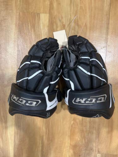 Used CCM Vector Gloves 12"