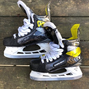 Intermediate Used Bauer Supreme 3S Hockey Skates D&R (Regular) Retail 5.5