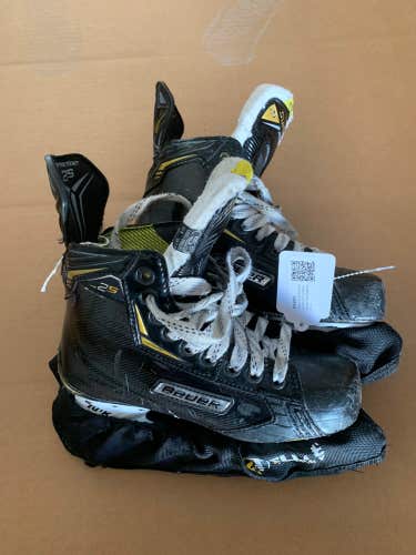 Junior Used Bauer Supreme 2S Hockey Skates D&R (Regular) 5.0