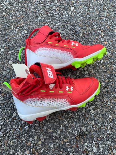 Youth 4.5 Under Armour Cleats