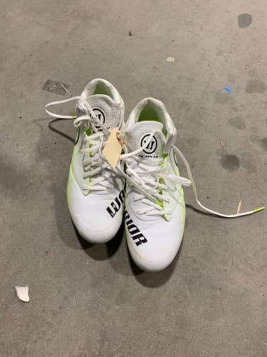 White Adult Used Men's Men's 10.0 (W 11.0) Molded Warrior Burn 9.0 Cleat Height Footwear