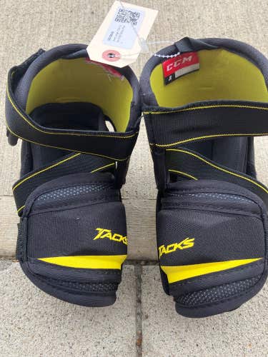 Used Large CCM Tacks 9040 Elbow Pads