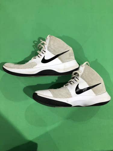 Used Nike Air Resistance Basketballs Shoes - Size: W 10.0 (M 9.0)