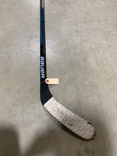 Used Junior Bauer Nexus N2900 Right Hockey Stick
