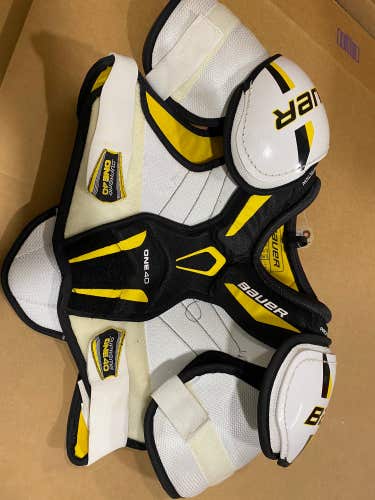 Used Senior Medium Bauer Supreme One 40 Shoulder Pads