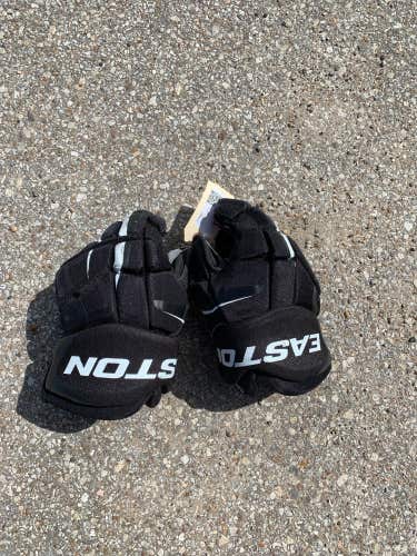 Used Easton Synergy 40 Gloves 12"