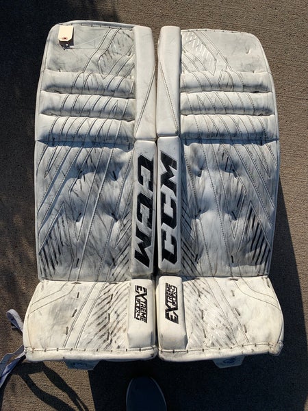 Used 35" CCM Extreme Flex 4 Goalie Leg Pads