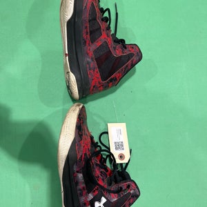 Used Kid's 4.5 Under Armour Shoes
