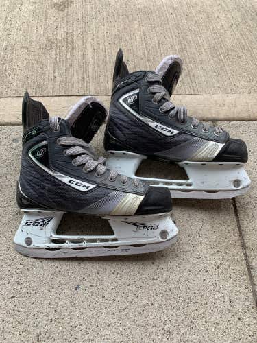 Junior Used CCM U+ 10 Hockey Skates D&R (Regular) 3.5