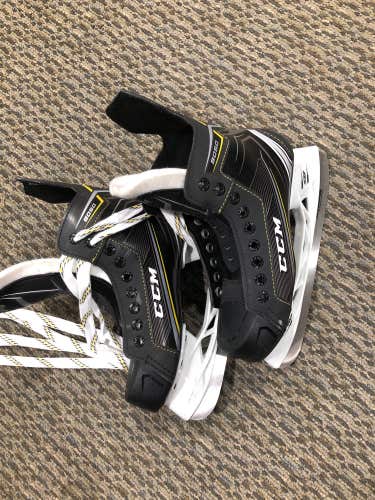 Junior Used CCM Tacks 9050 Hockey Skates D&R (Regular) 4.0