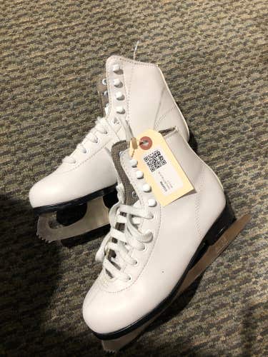 Used DBX Figure Skates 2.0
