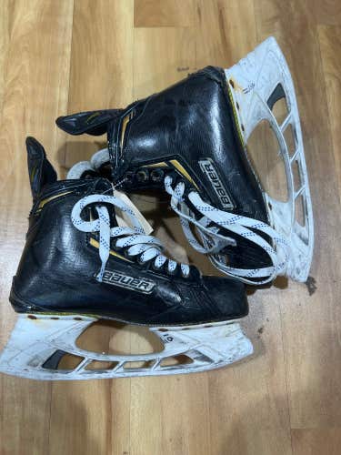 Intermediate Used Bauer Supreme 2S Pro Hockey Skates D&R (Regular) 8.0