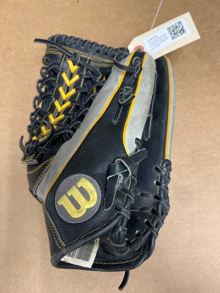 Used Pro Stock Wilson A2000 Right Hand Throw Baseball Glove 12.25"