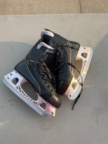 Senior Used Verbero Hockey Skates D&R (Regular) 9.5